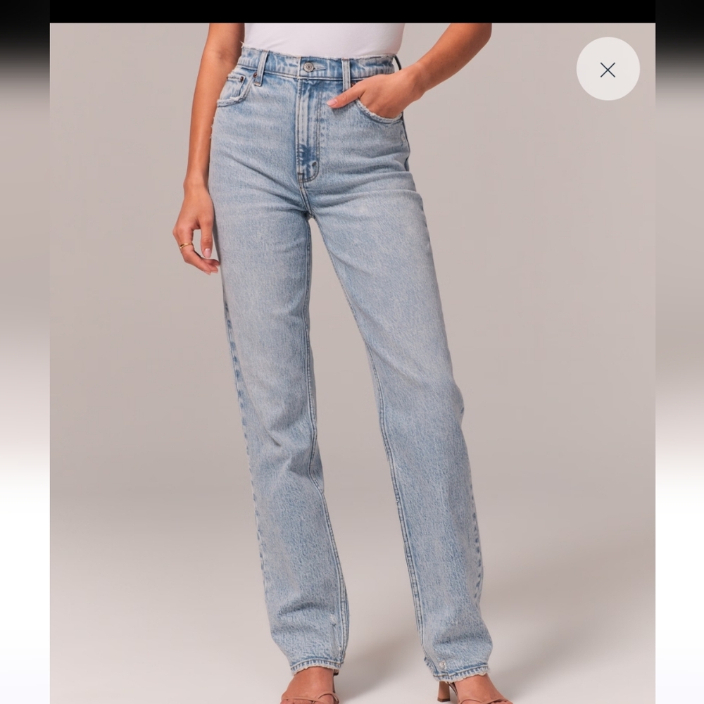 Abercrombie & Fitch The 90's Straight Ultra High Rise Jeans Size 28 6R